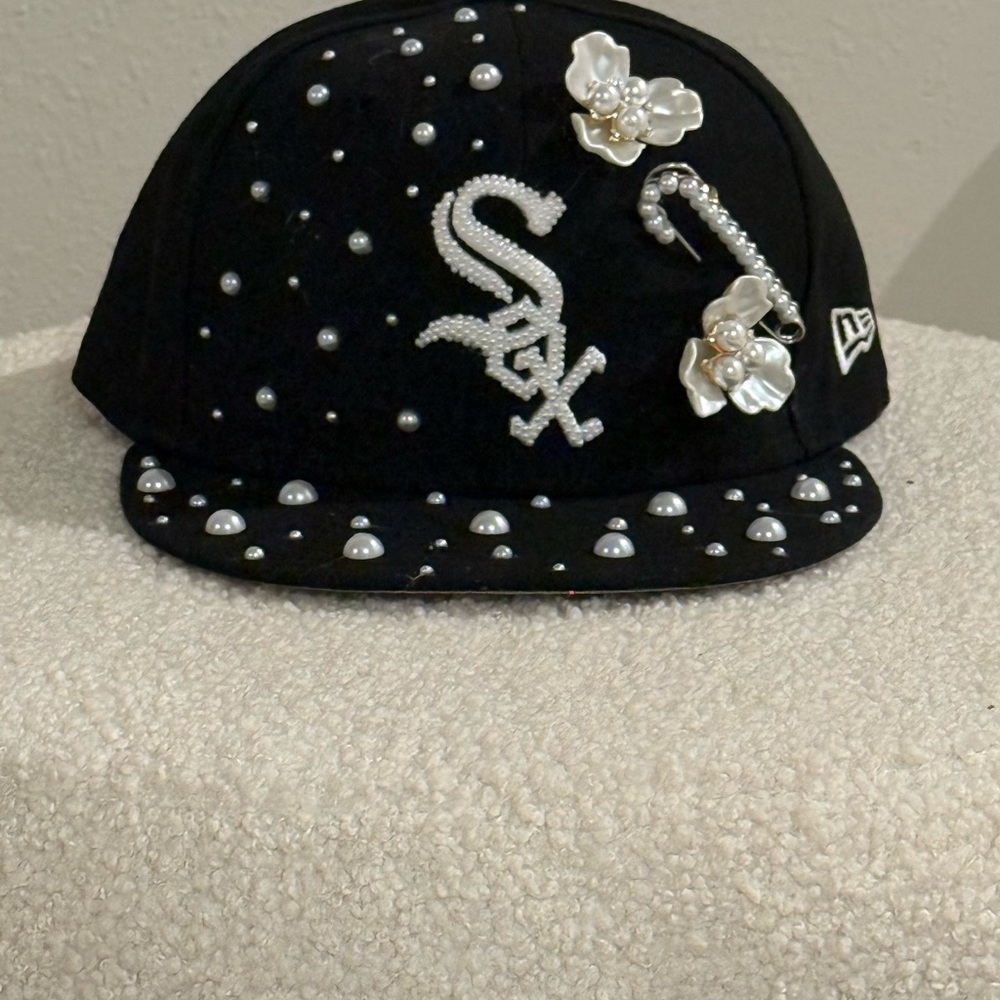 Black Embellished women’s cap